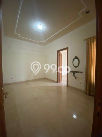 Siap Huni Rumah Mewah 10 Kamar di Tebet Dekat ke Mana Pun Siap Huni Rumah Mewah 10 Kamar di Tebet Dekat ke Mana Pun