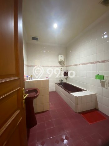 Siap Huni Rumah Mewah 10 Kamar di Tebet Dekat ke Mana Pun Siap Huni Rumah Mewah 10 Kamar di Tebet Dekat ke Mana Pun