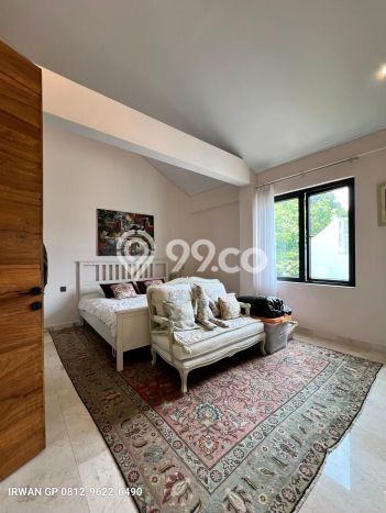 Jual Rumah Luas Elegan Dengan View Eksklusif di Bintaro, Jakarta Selatan Jual Rumah Luas Elegan Dengan View Eksklusif di Bintaro, Jakarta Selatan