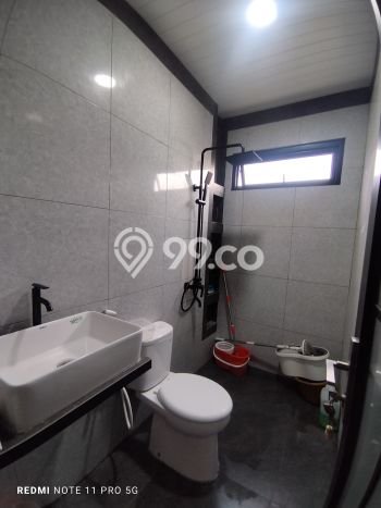 Rumah Luxury Modern Tanpa Renovasi di Joglo Jakarta Barat Rumah Luxury Modern Tanpa Renovasi di Joglo Jakarta Barat
