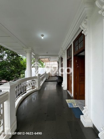 Rumah Luxury Modern Tanpa Renovasi di Ragunan Jakarta Selatan Rumah Luxury Modern Tanpa Renovasi di Ragunan Jakarta Selatan