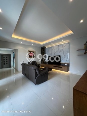 Ready to Use! Premium House LT 364m2 Desain Elegan di Mega Kuningan Ready to Use! Premium House LT 364m2 Desain Elegan di Mega Kuningan