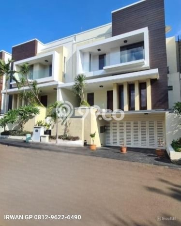 Rumah Elit Modern Siap Huni di Pejaten Jakarta Selatan Rumah Elit Modern Siap Huni di Pejaten Jakarta Selatan