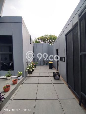 Rumah Luxury Modern Tanpa Renovasi di Joglo Jakarta Barat Rumah Luxury Modern Tanpa Renovasi di Joglo Jakarta Barat