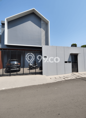 Rumah Luxury Modern Tanpa Renovasi di Joglo Jakarta Barat Rumah Luxury Modern Tanpa Renovasi di Joglo Jakarta Barat
