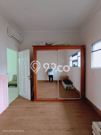 For Sale Rumah 4 Kamar Lokasi Ideal Bagus dan Strategis di Ciledug For Sale Rumah 4 Kamar Lokasi Ideal Bagus dan Strategis di Ciledug