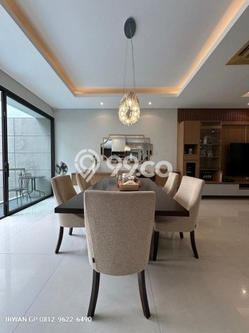 Ready to Use! Premium House LT 364m2 Desain Elegan di Mega Kuningan Ready to Use! Premium House LT 364m2 Desain Elegan di Mega Kuningan