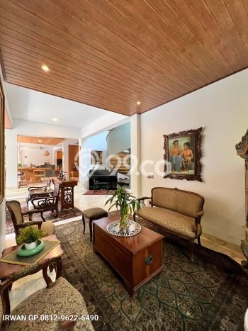 Jual Rumah Luas Elegan Dengan View Eksklusif di Bintaro, Jakarta Selatan Jual Rumah Luas Elegan Dengan View Eksklusif di Bintaro, Jakarta Selatan