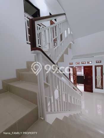 Hunian Cantik Modern Lb 150m2 di Pesanggrahan, Jakarta Selatan Hunian Cantik Modern Lb 150m2 di Pesanggrahan, Jakarta Selatan