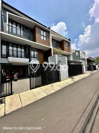 Hunian Mewah LB 221m2 Siap Huni Desain Elegan di Ampera, Jakarta Selatan Hunian Mewah LB 221m2 Siap Huni Desain Elegan di Ampera, Jakarta Selatan