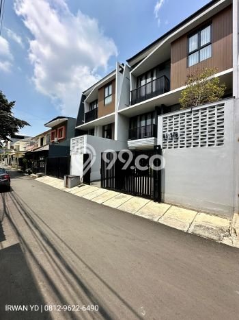 Hunian Mewah LB 221m2 Siap Huni Desain Elegan di Ampera, Jakarta Selatan Hunian Mewah LB 221m2 Siap Huni Desain Elegan di Ampera, Jakarta Selatan