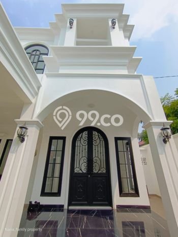 Ready to Use! Luxury House LT 210m2 Desain Modern di Joglo Ready to Use! Luxury House LT 210m2 Desain Modern di Joglo
