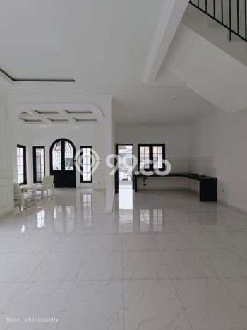 Ready to Use! Luxury House LT 210m2 Desain Modern di Joglo Ready to Use! Luxury House LT 210m2 Desain Modern di Joglo