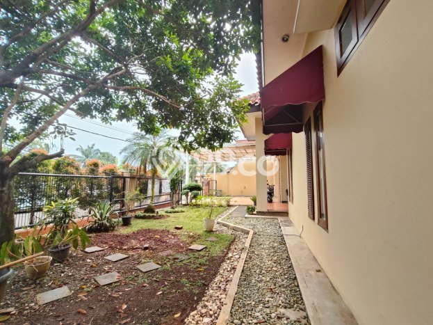 For Sale! Luxury House LT 600m2 Desain Elegan di Cirendeu For Sale! Luxury House LT 600m2 Desain Elegan di Cirendeu