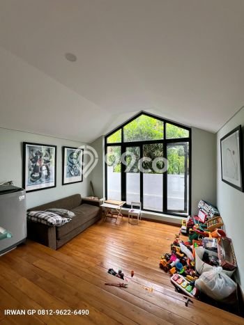 Jual Rumah Luas Elegan Dengan View Eksklusif di Bintaro, Jakarta Selatan Jual Rumah Luas Elegan Dengan View Eksklusif di Bintaro, Jakarta Selatan