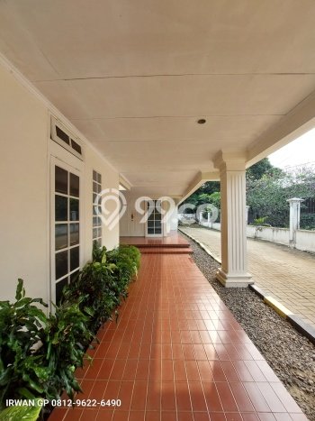 Ready to Use! Luxury House LT 1816m2 Desain Elegan di Menteng Dalam Ready to Use! Luxury House LT 1816m2 Desain Elegan di Menteng Dalam