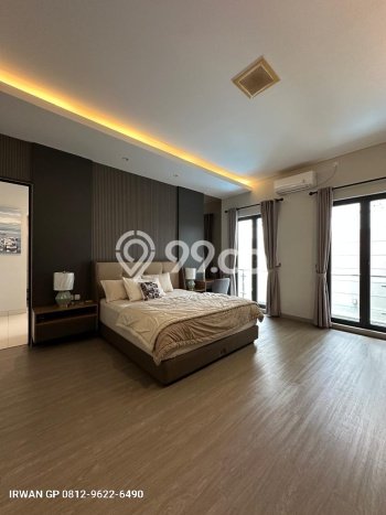 Ready to Use! Premium House LT 364m2 Desain Elegan di Mega Kuningan Ready to Use! Premium House LT 364m2 Desain Elegan di Mega Kuningan