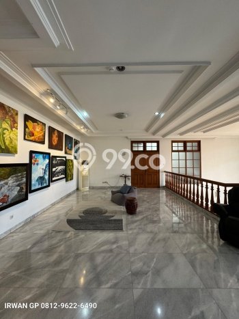 Rumah Luxury Modern Tanpa Renovasi di Ragunan Jakarta Selatan Rumah Luxury Modern Tanpa Renovasi di Ragunan Jakarta Selatan