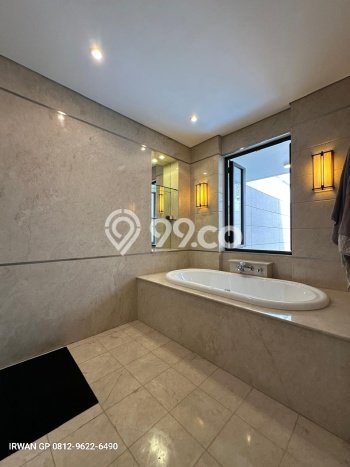 Ready to Use! Premium House LT 364m2 Desain Elegan di Mega Kuningan Ready to Use! Premium House LT 364m2 Desain Elegan di Mega Kuningan