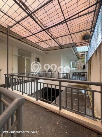 Rumah Elit LB 650m2 Siap Huni Desain Elegan di Mega Kuningan, Jakarta Selatan Rumah Elit LB 650m2 Siap Huni Desain Elegan di Mega Kuningan, Jakarta Selatan