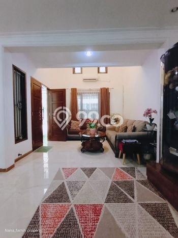Rumah Elit LB 180m2 Siap Pakai Desain Elegan di Senayan, Jakarta Selatan Rumah Elit LB 180m2 Siap Pakai Desain Elegan di Senayan, Jakarta Selatan