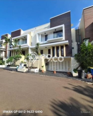 Rumah Elit Modern Siap Huni di Pejaten Jakarta Selatan Rumah Elit Modern Siap Huni di Pejaten Jakarta Selatan