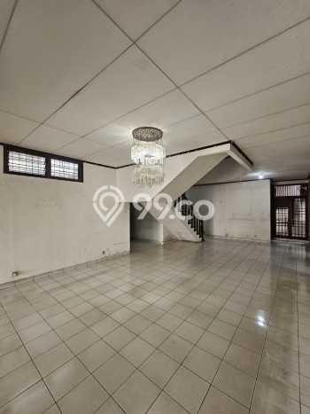 Dijual Rumah Mewah Elegan Dengan View Cantik di Senayan, Jakarta Selatan Dijual Rumah Mewah Elegan Dengan View Cantik di Senayan, Jakarta Selatan