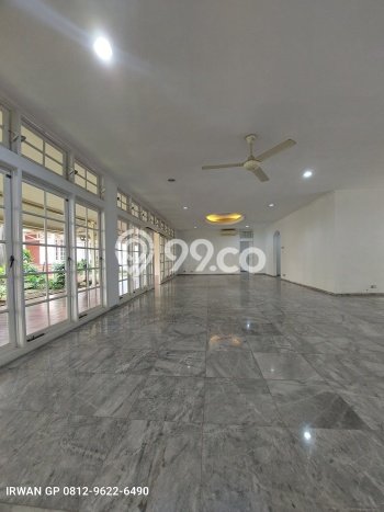 Ready to Use! Luxury House LT 1816m2 Desain Elegan di Menteng Dalam Ready to Use! Luxury House LT 1816m2 Desain Elegan di Menteng Dalam