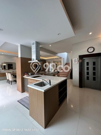 Ready to Use! Premium House LT 364m2 Desain Elegan di Mega Kuningan Ready to Use! Premium House LT 364m2 Desain Elegan di Mega Kuningan