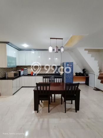 Rumah Elit LB 180m2 Siap Pakai Desain Elegan di Senayan, Jakarta Selatan Rumah Elit LB 180m2 Siap Pakai Desain Elegan di Senayan, Jakarta Selatan