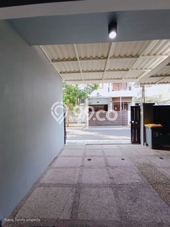 Rumah Elit LB 180m2 Siap Pakai Desain Elegan di Senayan, Jakarta Selatan Rumah Elit LB 180m2 Siap Pakai Desain Elegan di Senayan, Jakarta Selatan