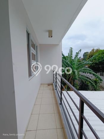 For Sale Rumah 4 Kamar Lokasi Ideal Bagus dan Strategis di Ciledug For Sale Rumah 4 Kamar Lokasi Ideal Bagus dan Strategis di Ciledug