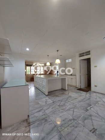 Ready to Use! Luxury House LT 1816m2 Desain Elegan di Menteng Dalam Ready to Use! Luxury House LT 1816m2 Desain Elegan di Menteng Dalam