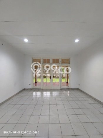 Ready to Use! Luxury House LT 1816m2 Desain Elegan di Menteng Dalam Ready to Use! Luxury House LT 1816m2 Desain Elegan di Menteng Dalam