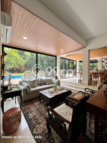 Jual Rumah Luas Elegan Dengan View Eksklusif di Bintaro, Jakarta Selatan Jual Rumah Luas Elegan Dengan View Eksklusif di Bintaro, Jakarta Selatan