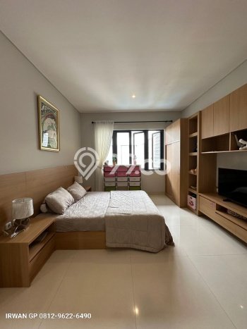 Ready to Use! Premium House LT 364m2 Desain Elegan di Mega Kuningan Ready to Use! Premium House LT 364m2 Desain Elegan di Mega Kuningan