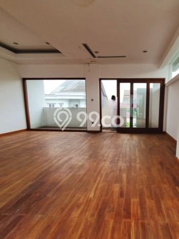 Rumah Luxury Modern Tanpa Renovasi di Pondok Indah Jakarta Selatan Rumah Luxury Modern Tanpa Renovasi di Pondok Indah Jakarta Selatan