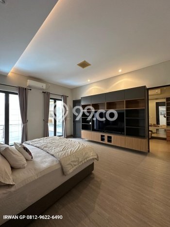 Ready to Use! Premium House LT 364m2 Desain Elegan di Mega Kuningan Ready to Use! Premium House LT 364m2 Desain Elegan di Mega Kuningan