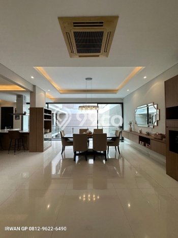 Ready to Use! Premium House LT 364m2 Desain Elegan di Mega Kuningan Ready to Use! Premium House LT 364m2 Desain Elegan di Mega Kuningan