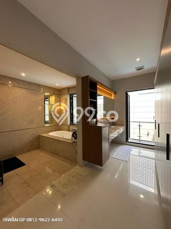 Ready to Use! Premium House LT 364m2 Desain Elegan di Mega Kuningan Ready to Use! Premium House LT 364m2 Desain Elegan di Mega Kuningan