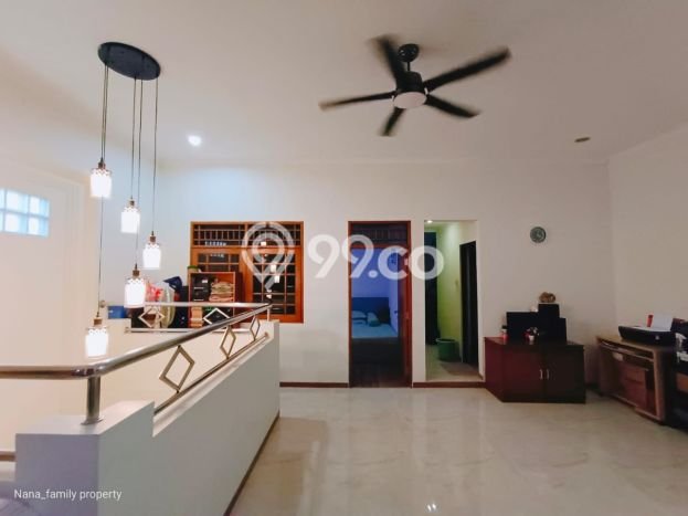 Rumah Elit LB 180m2 Siap Pakai Desain Elegan di Senayan, Jakarta Selatan Rumah Elit LB 180m2 Siap Pakai Desain Elegan di Senayan, Jakarta Selatan