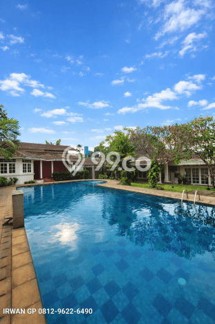 Ready to Use! Luxury House LT 1816m2 Desain Elegan di Menteng Dalam Ready to Use! Luxury House LT 1816m2 Desain Elegan di Menteng Dalam