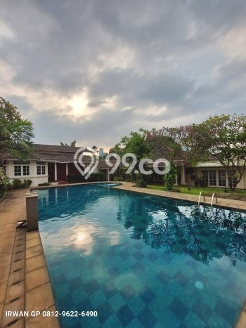 Ready to Use! Luxury House LT 1816m2 Desain Elegan di Menteng Dalam Ready to Use! Luxury House LT 1816m2 Desain Elegan di Menteng Dalam