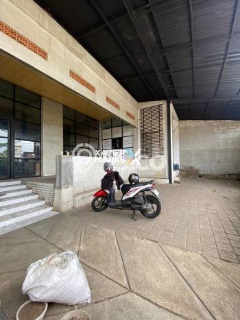 Area Ramai! Komersial Dijual di Pakis untuk Bisnis Luas Bangunan 1850m2 Area Ramai! Komersial Dijual di Pakis untuk Bisnis Luas Bangunan 1850m2