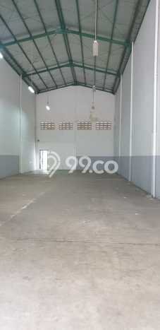 Unit Gudang Disewakan di Daan Mogot di Area Ramai & Strategis Unit Gudang Disewakan di Daan Mogot di Area Ramai & Strategis