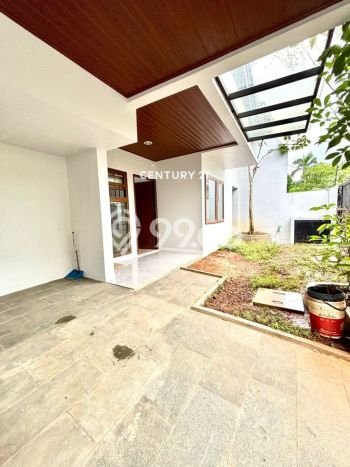 Disewakan! Rumah 4 Kamar Tidur &
3 Kamar Mandi di Pondok Indah, Jakarta Selatan Disewakan! Rumah 4 Kamar Tidur &
3 Kamar Mandi di Pondok Indah, Jakarta Selatan