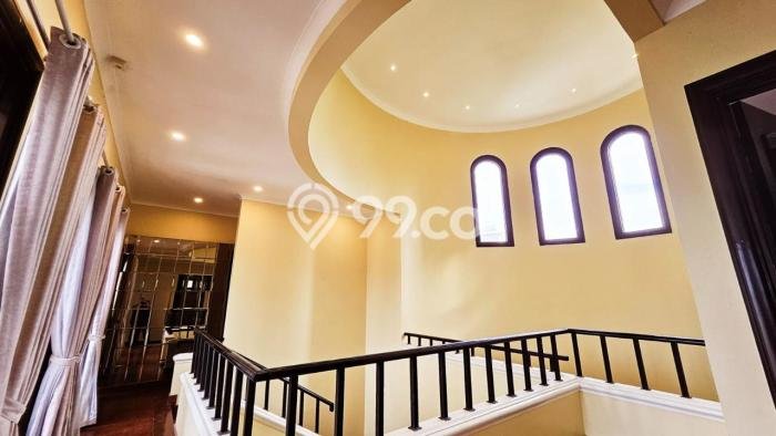 Rumah Luxury Modern Tanpa Renovasi di Pantai Mutiara Jakarta Utara Rumah Luxury Modern Tanpa Renovasi di Pantai Mutiara Jakarta Utara