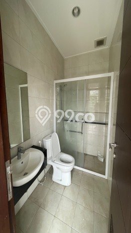 Disewakan! Rumah 3 Kamar Tidur &
3 Kamar Mandi di Golf Island, Jakarta Utara Disewakan! Rumah 3 Kamar Tidur &
3 Kamar Mandi di Golf Island, Jakarta Utara