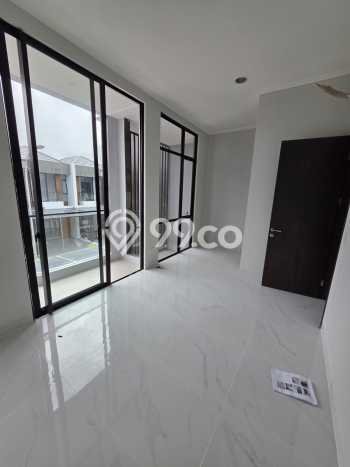 Disewakan! Rumah 3 Kamar Tidur &
3 Kamar Mandi di Pantai Indah Kapuk 2, Jakarta Utara Disewakan! Rumah 3 Kamar Tidur &
3 Kamar Mandi di Pantai Indah Kapuk 2, Jakarta Utara
