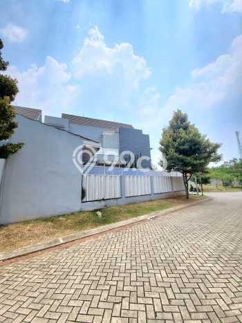 Rumah Mewah LB 200m2 Siap Pakai Desain Elegan di Bintaro, Tangerang Selatan Rumah Mewah LB 200m2 Siap Pakai Desain Elegan di Bintaro, Tangerang Selatan